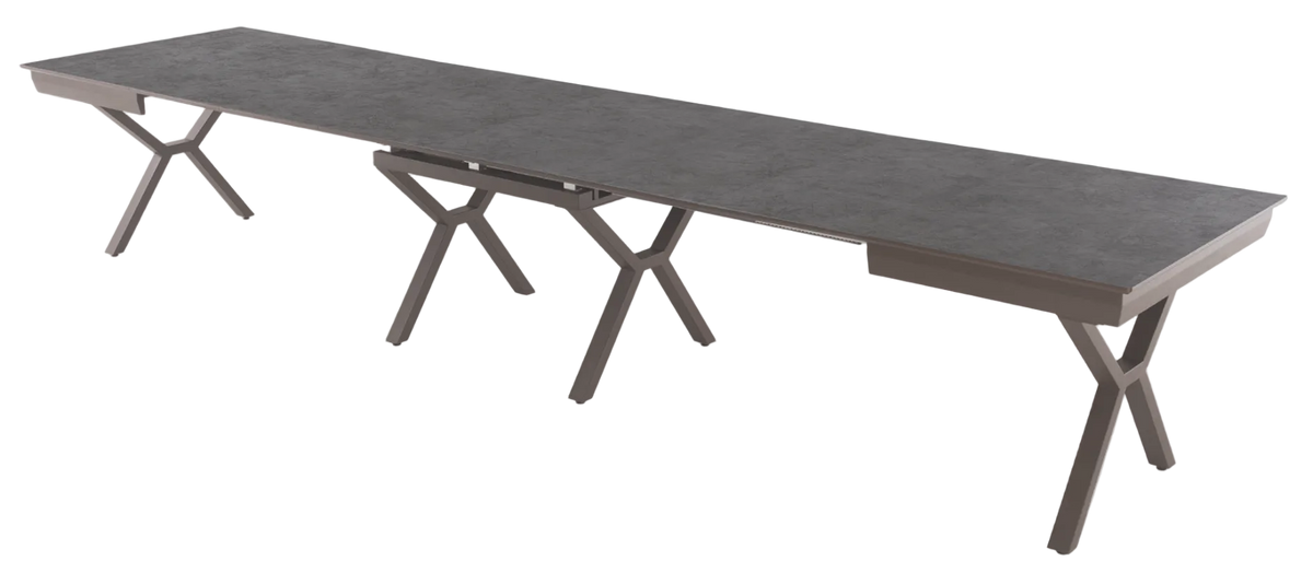 Petra extendable dining table 140–440 cm