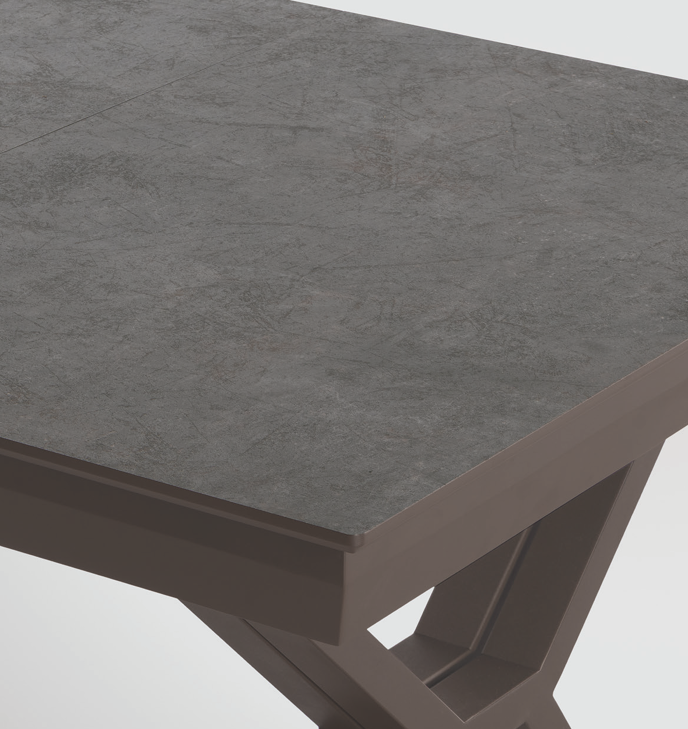 Petra extendable dining table 140–440 cm